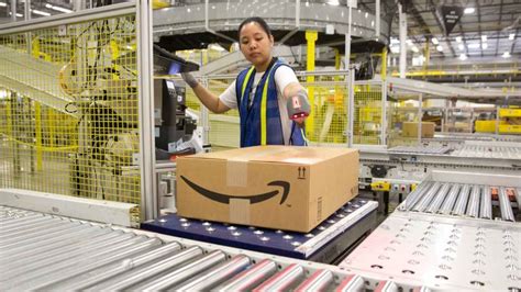 amazon バイト 大阪: 物流の最前線で働く若者たちのリアル